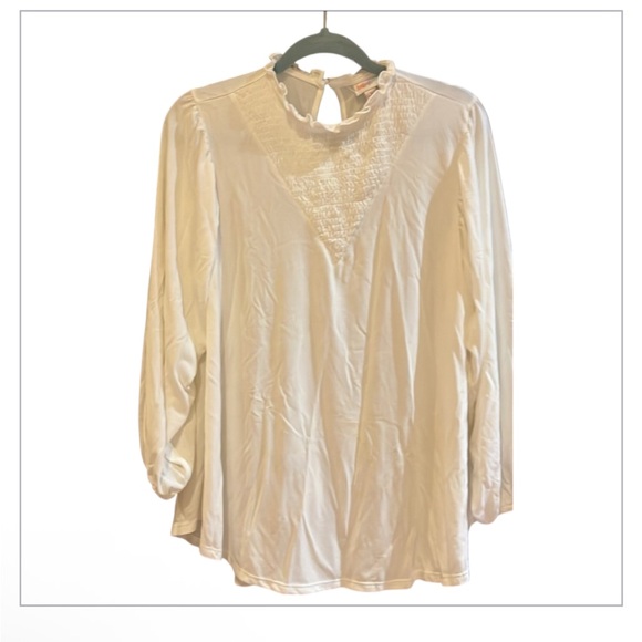 LuLaRoe Tops - LuLaRoe Sz Small White Blouse